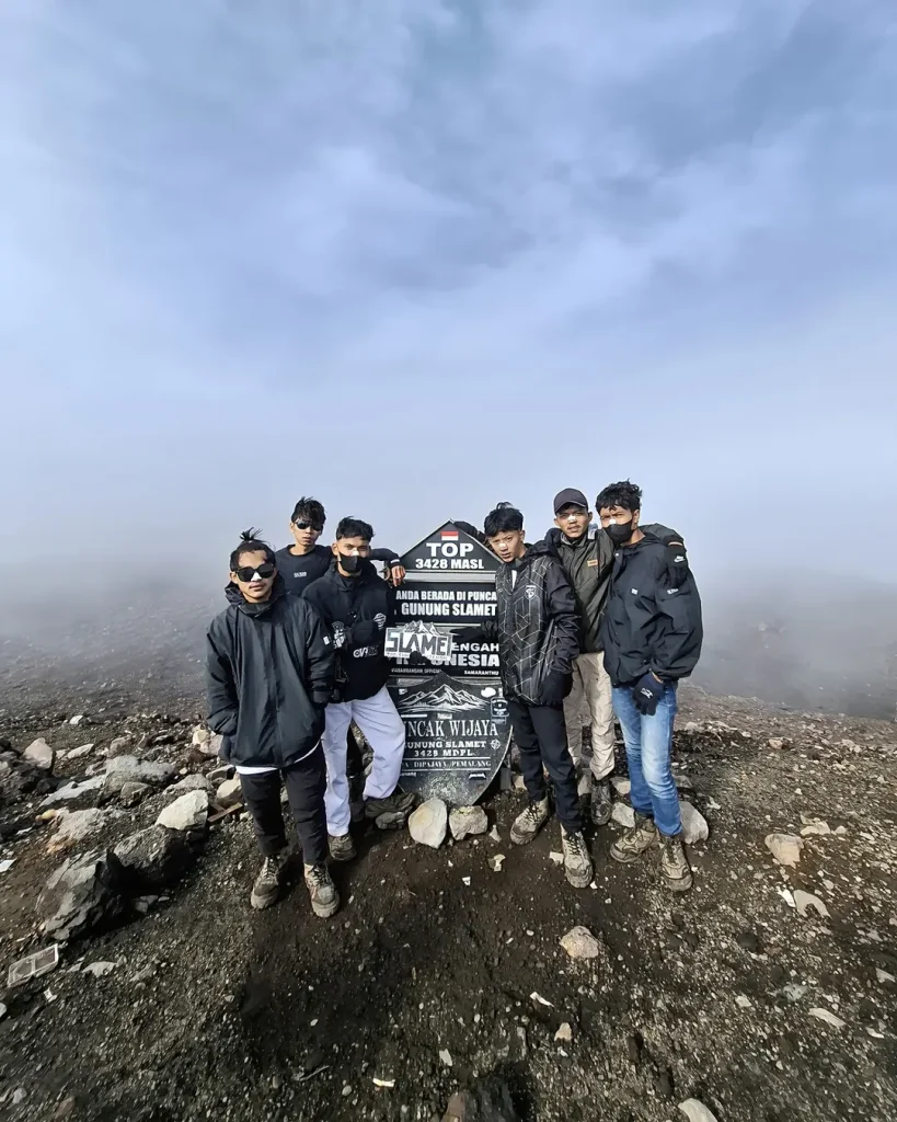Trip-Gunung-Slamet-Alera-Adventure-SC-IG-prof.m_-2-819x1024