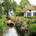 Menelusuri Kanal-Kanal Romantis di Giethoorn, Belanda Tanpa Mobil