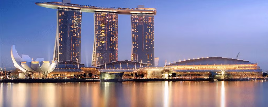 Marina-Bay-Sands-at-dusk-1014px.gif